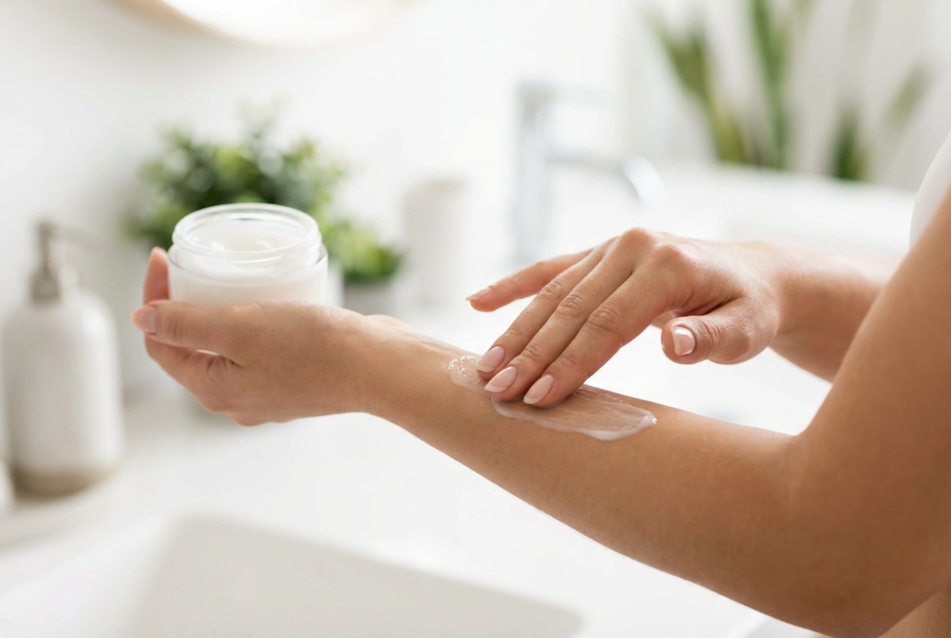 SPF-herapplicatie en verzorging: hydraterende crème met filter zonder fouten