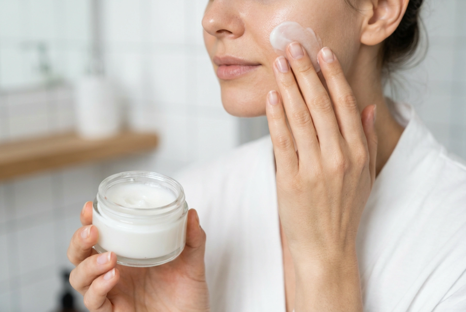 Gezichtsmake-up verwijderen stap voor stap: volgorde, tijd en grondige reiniging