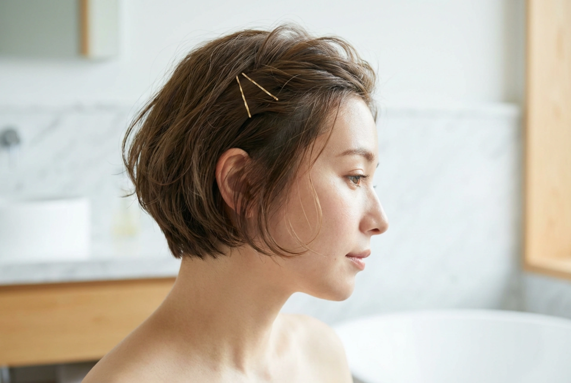 Opsteekkapsels voor kort haar: slimme technieken, volume en accessoires