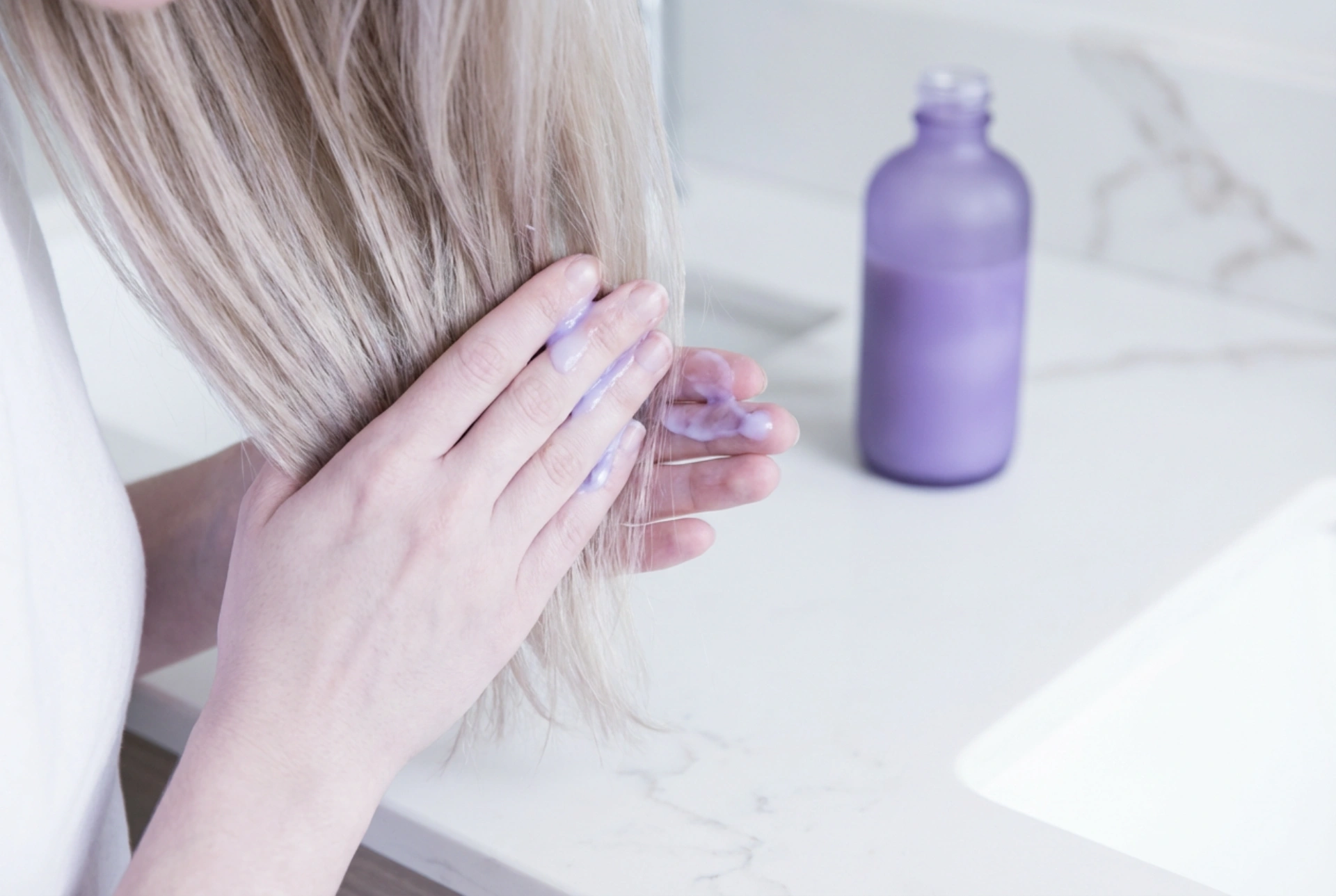 Paarse conditioner: stap voor stap gele tinten neutraliseren