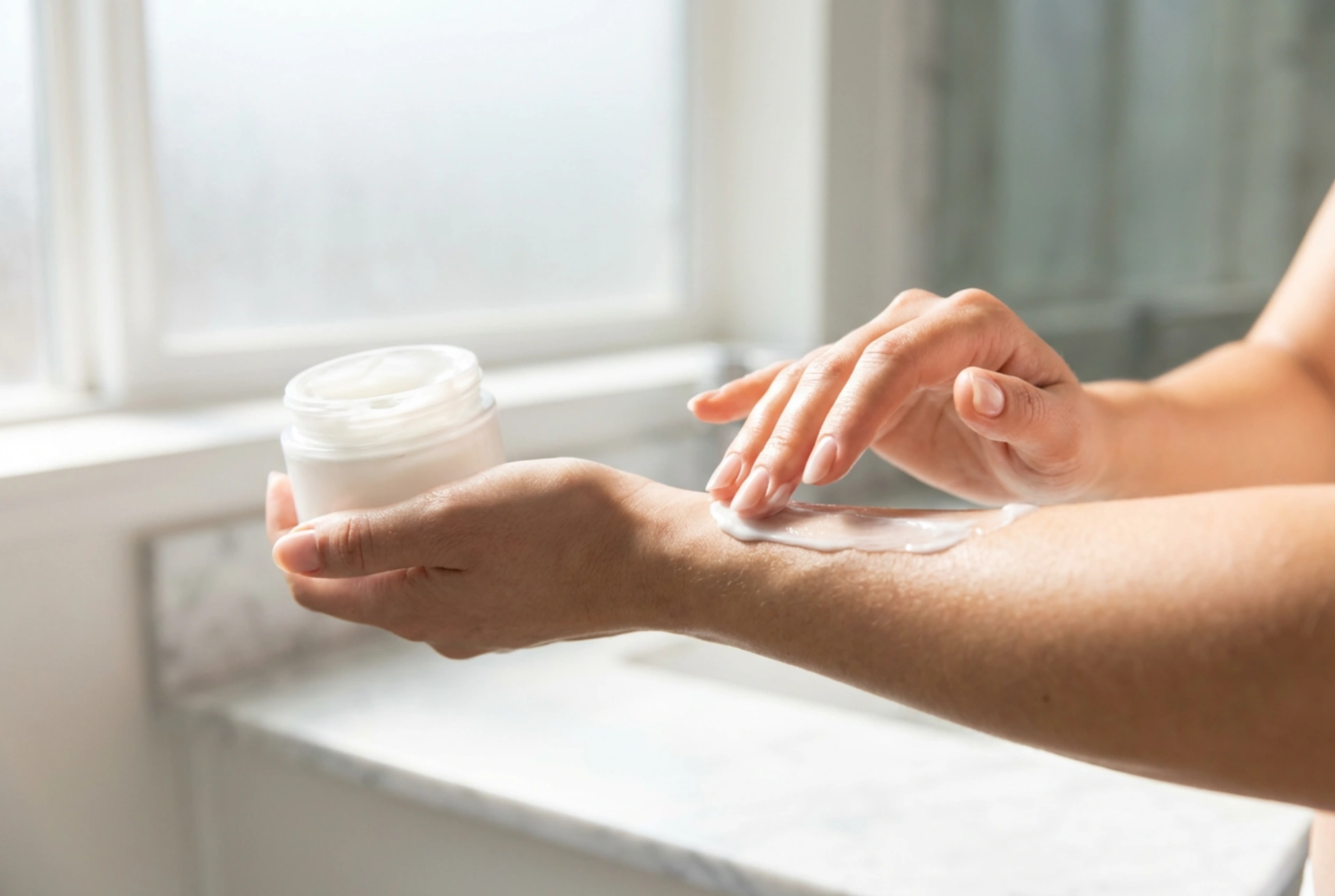 Intensief hydraterende balsem: hoe te gebruiken en wat te vermijden