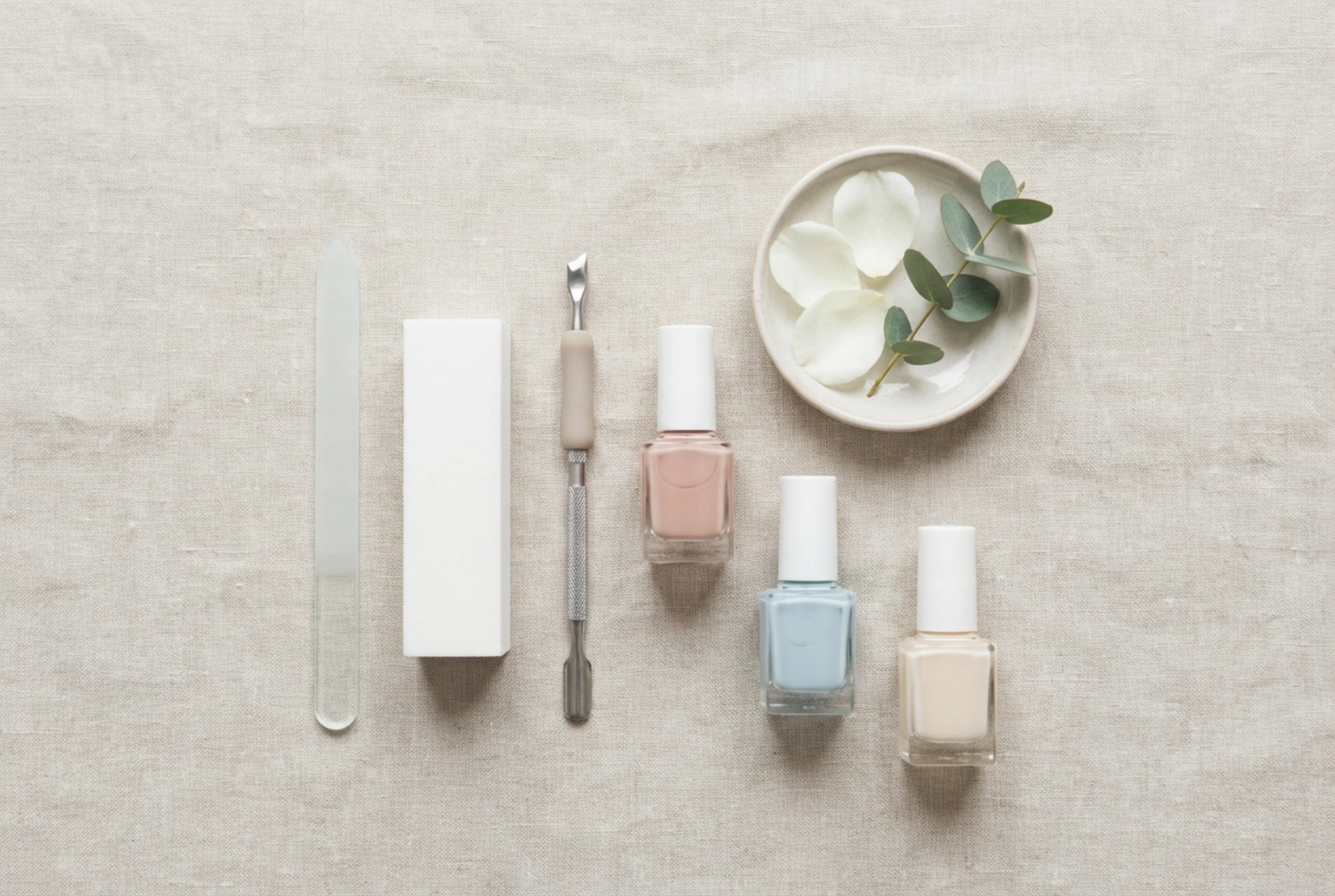 Nagelaccessoires: een lijst van must-haves en praktische trucs