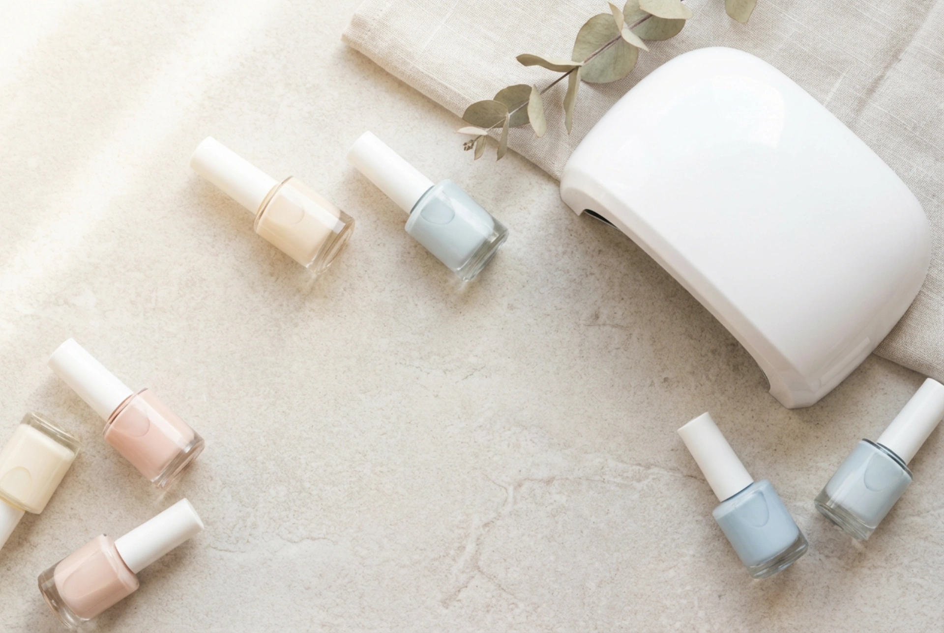 Gellak voor nagels: wat zijn de verschillen en hoe hard je ze correct uit