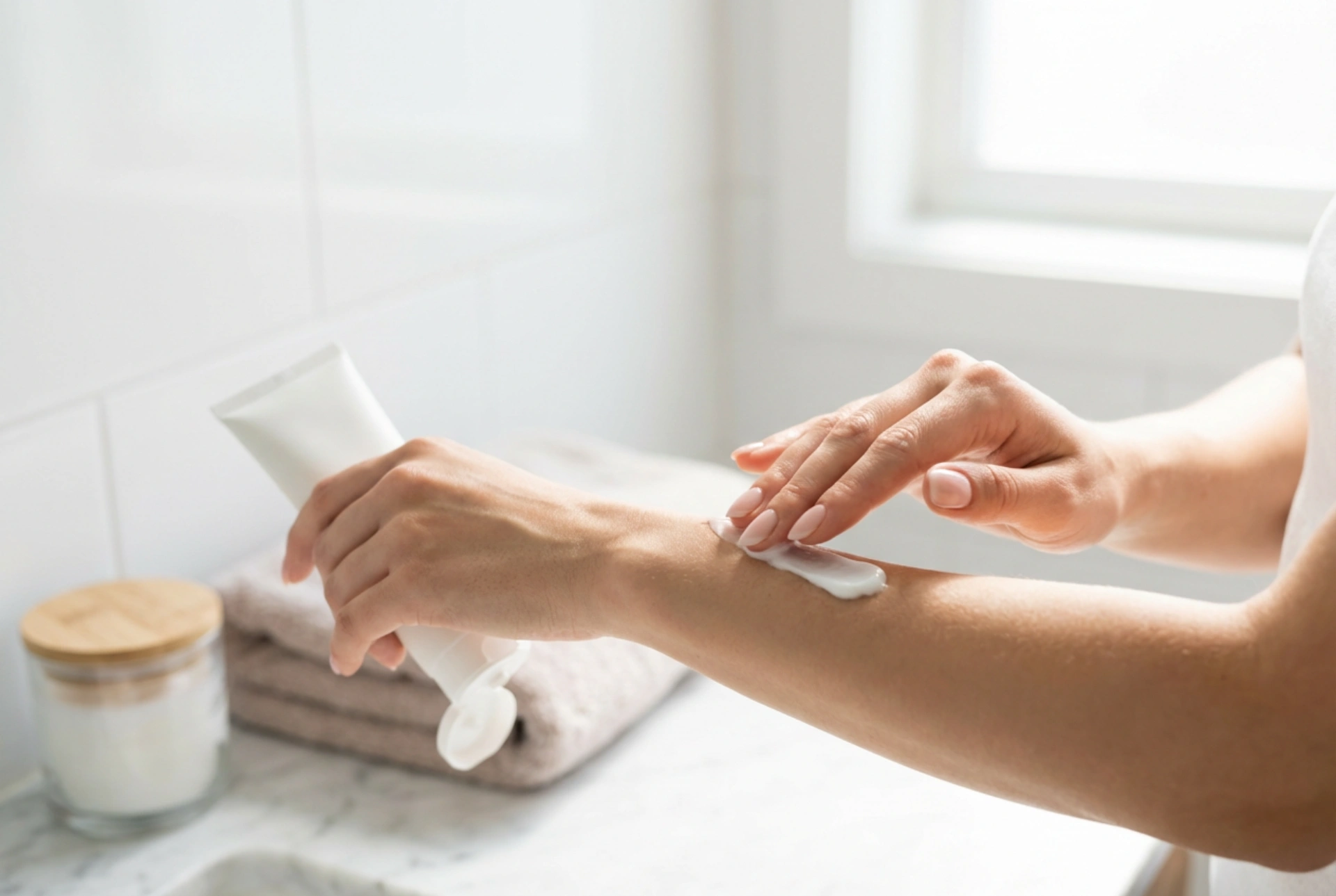 Aftershavecrème voor vrouwen: hoe de huid te kalmeren en irritatie te voorkomen