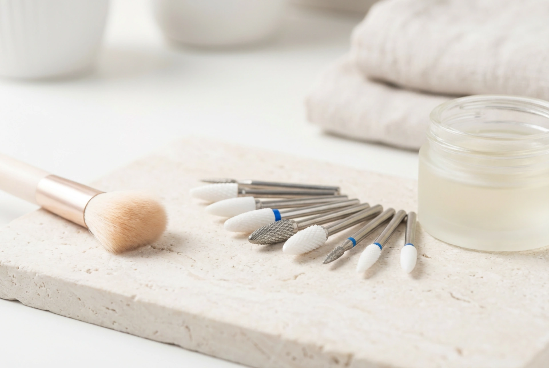 Nagelfreesbitjes: welke voor wat en hoe ze schoon te maken