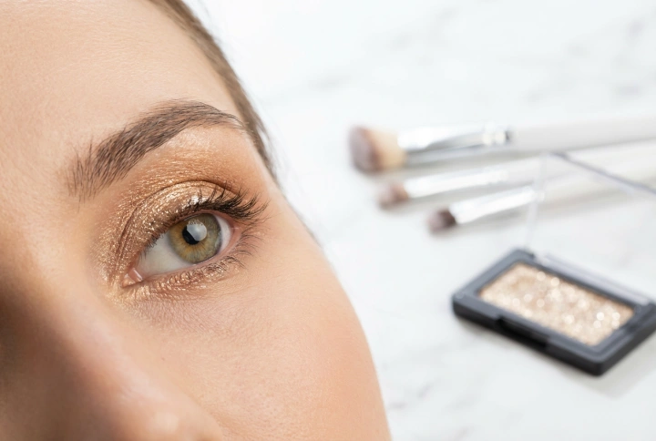 Glitter Oogschaduw: Een Duurzame Applicatie Zonder Fall-out