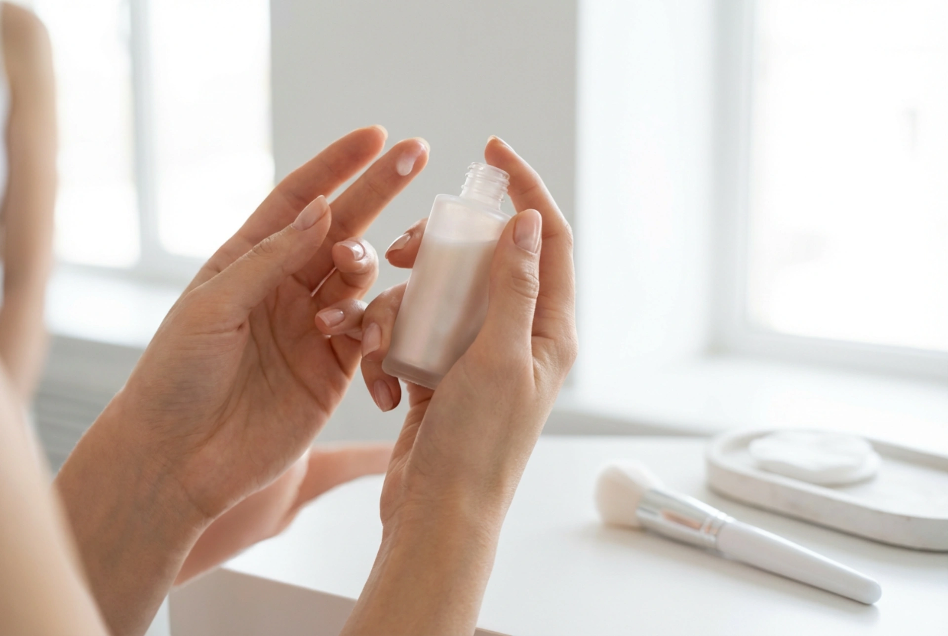 Verhelderende make-up primer: waar aanbrengen en waarmee combineren